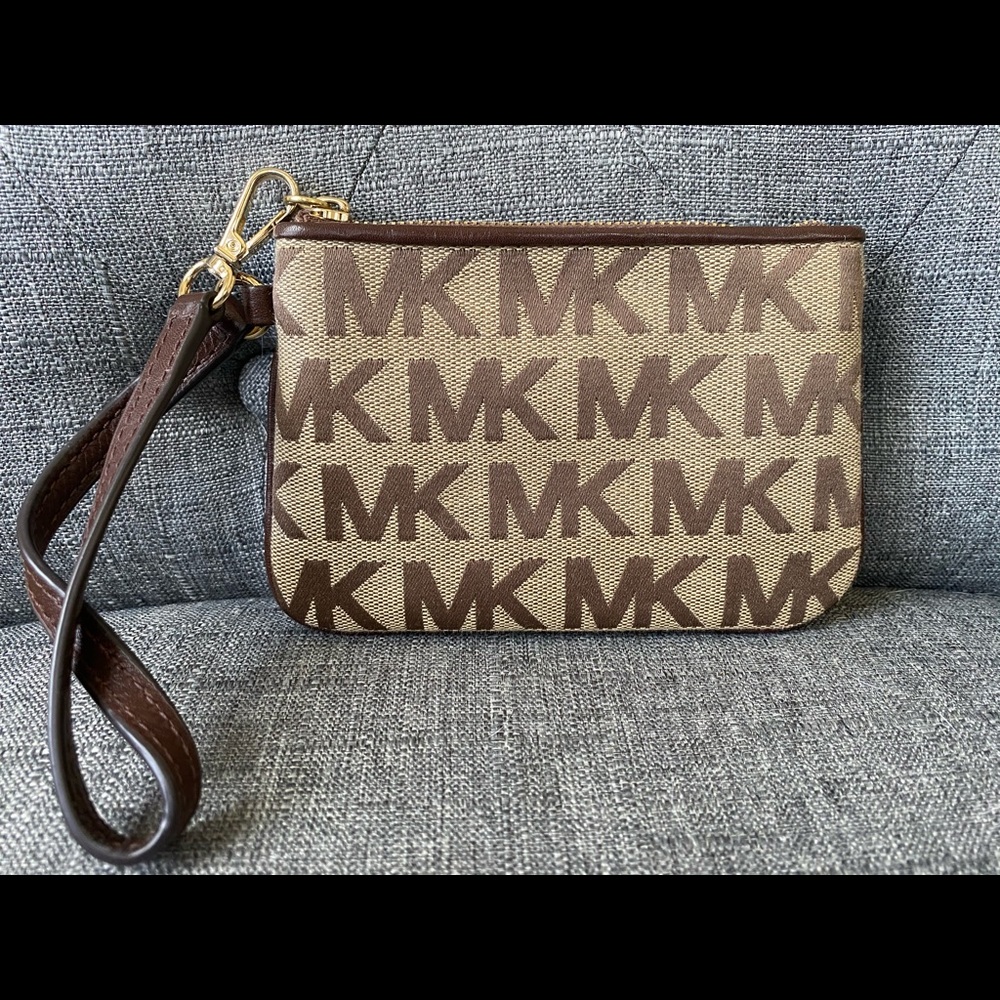 Michael Kors Wristlet Wallet